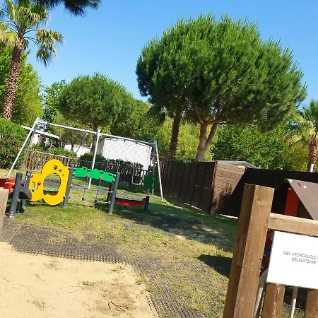 A Saint-cyprien + Piscine Partagee * סן סיפריאן