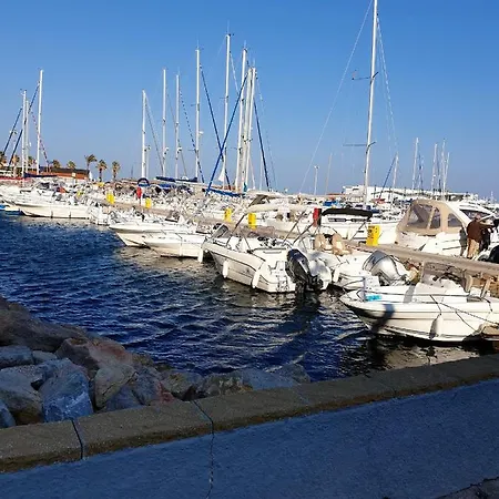 A Saint-cyprien + Piscine Partagee סן סיפריאן