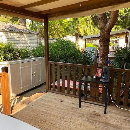 A Saint-cyprien + Piscine Partagee * סן סיפריאן