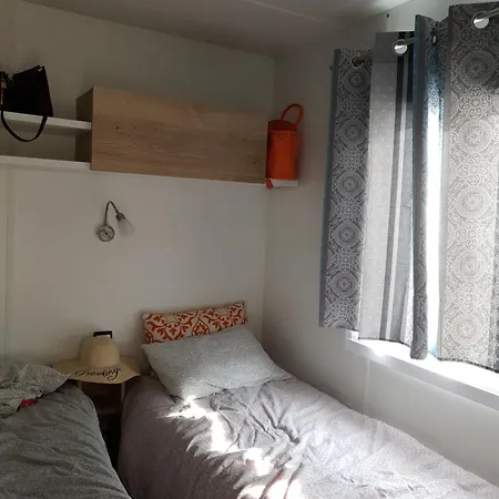 A Saint-cyprien + Piscine Partagee Ferienhaus *