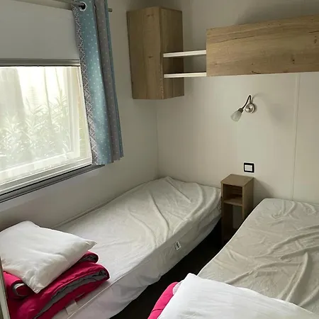 A Saint-cyprien + Piscine Partagee