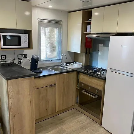Holiday home Saint-cyprien Bungalow: 3-bedroom Retreat With Shared Pool And Wi-fi *